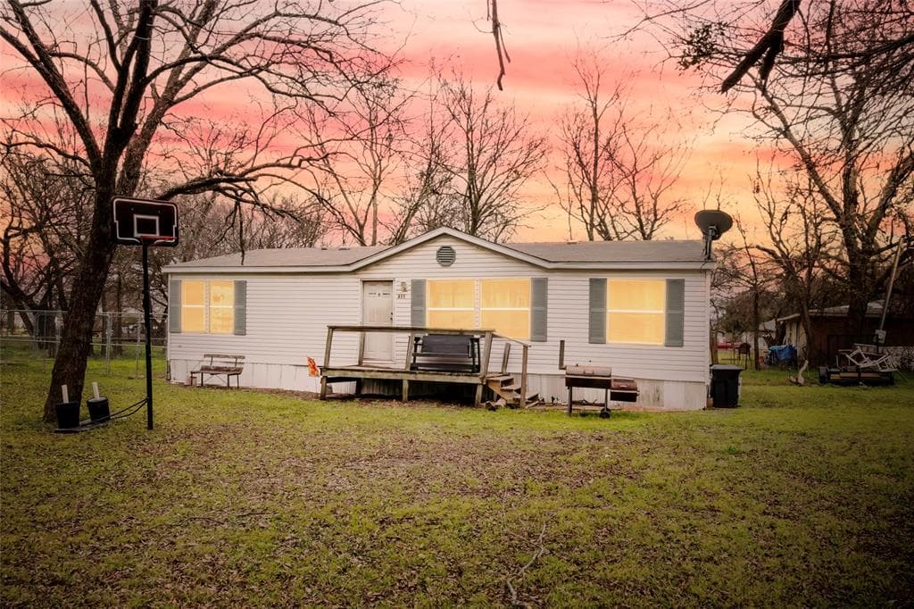 311 Abernathy St