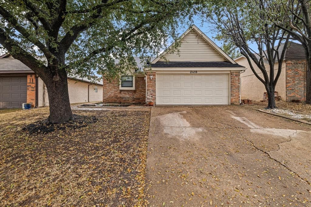 2418 Beverly Hills Ln