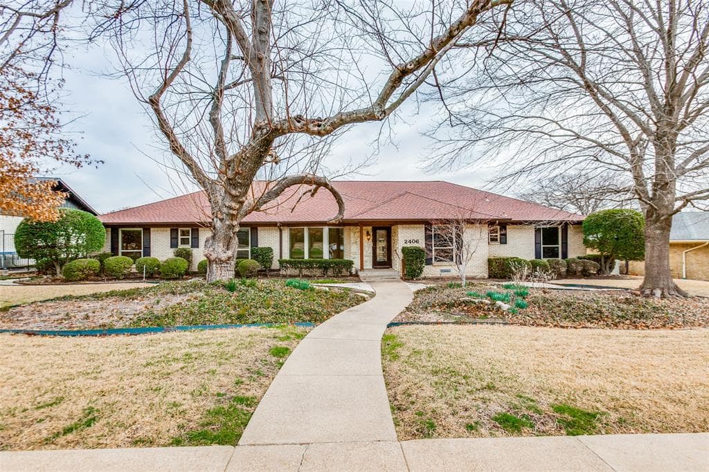 2406 Mesa Dr