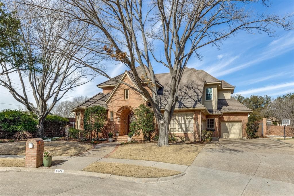 5721 Caroline Ct