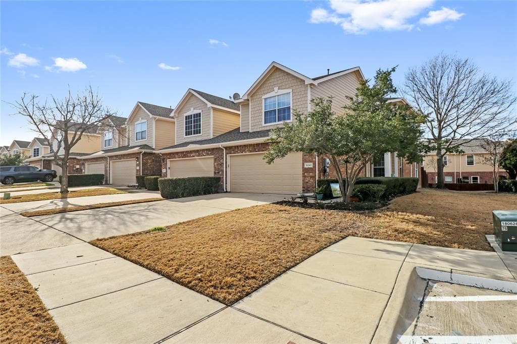 3241 Parma Ln