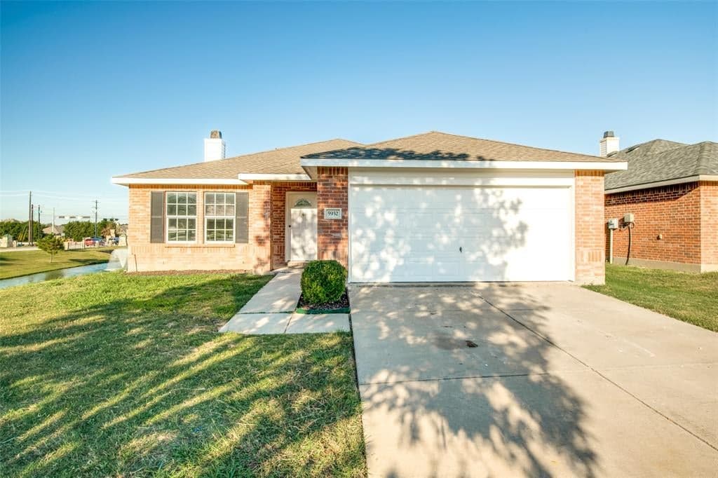 5932 English Manor Rd