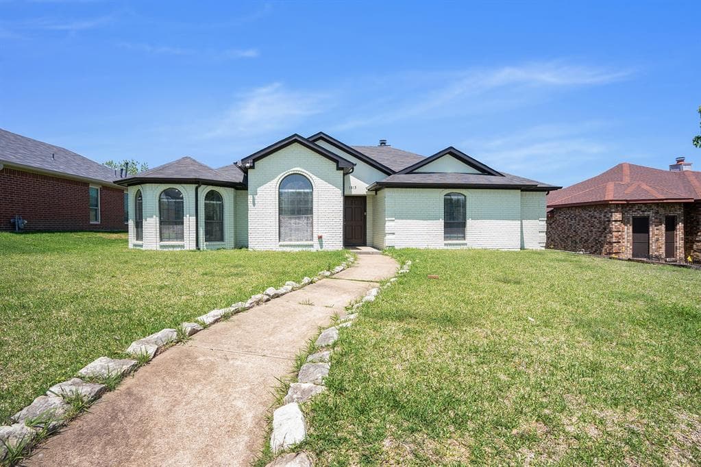 1813 Chippewa Trl