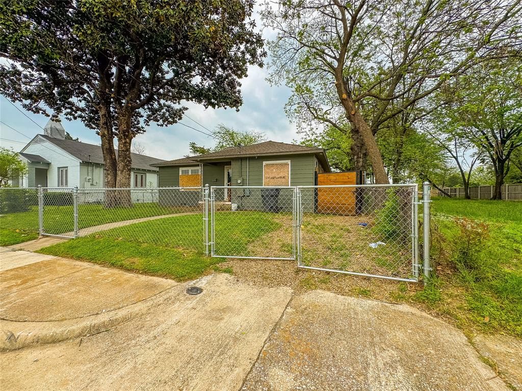 4116 Robert L Parish Sr Ave