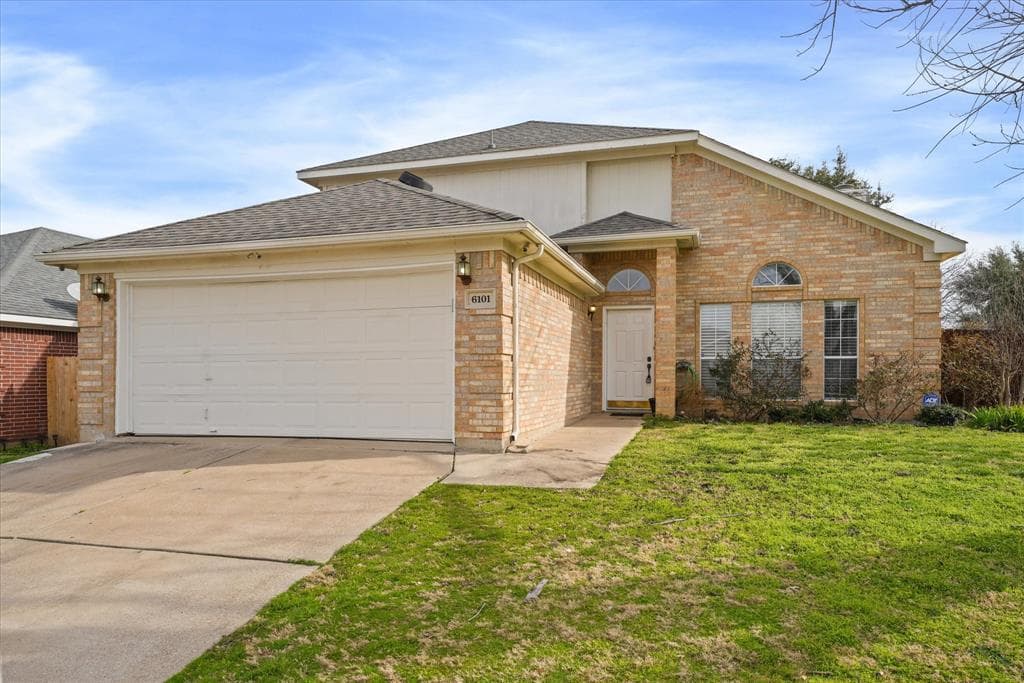 6101 Brookfall Dr