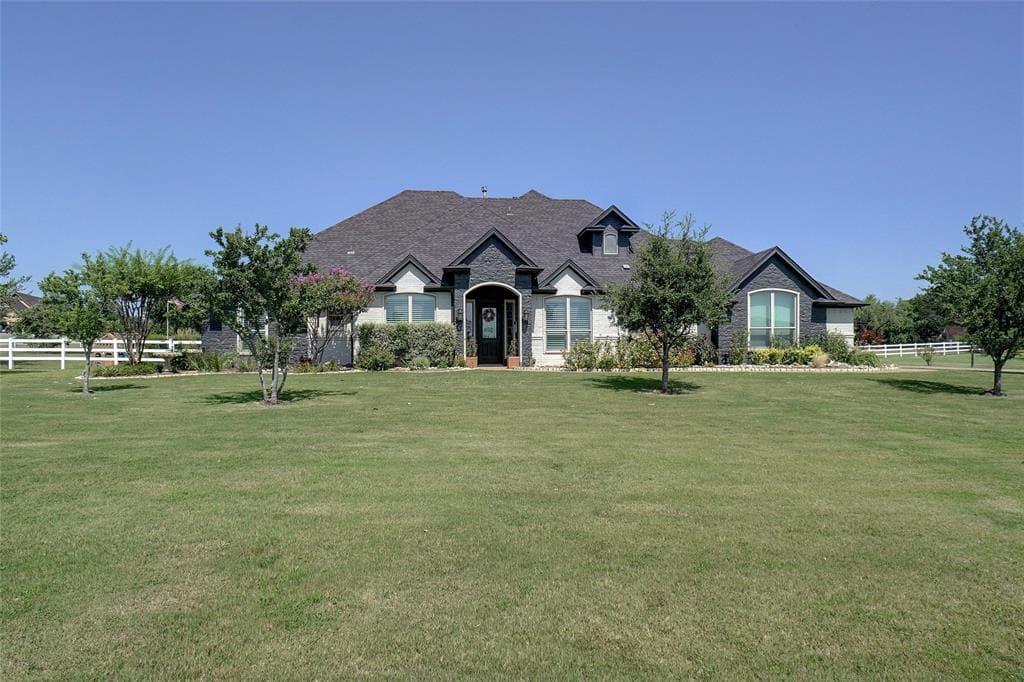 8008 Vineyard Ct