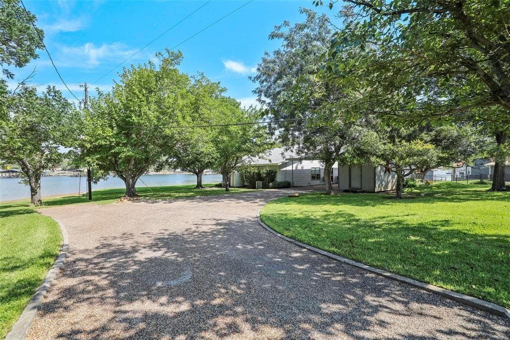 1549 Hummingbird Ln