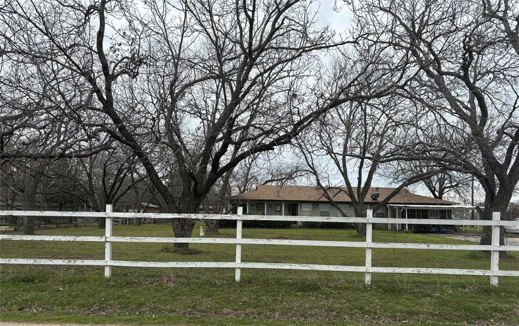 112 County Road 4876