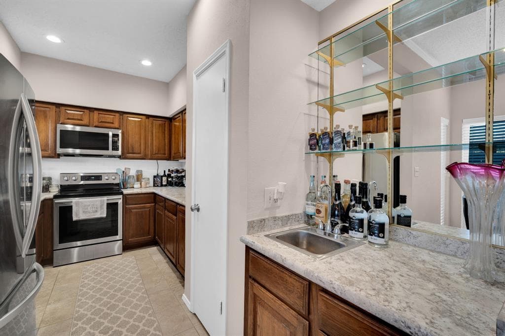 2736 Silver Creek Dr Apt 122