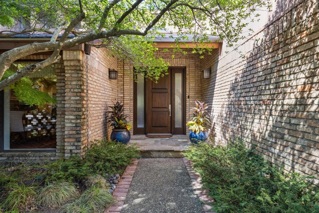 Main property image
