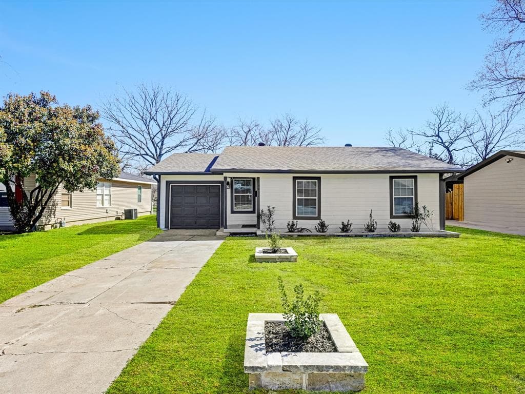 3832 Cagle Dr
