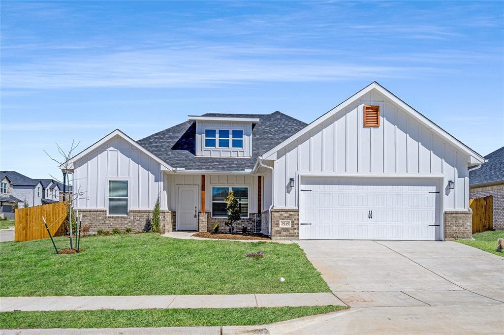 2919 Tulip Dr