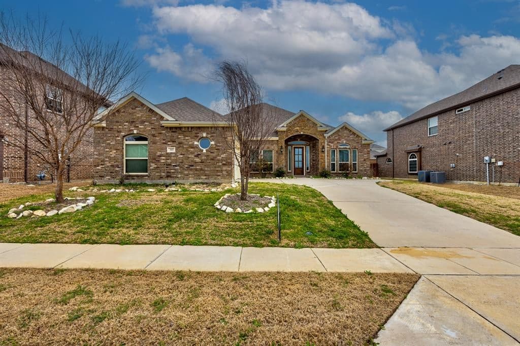 343 Westphalian Dr