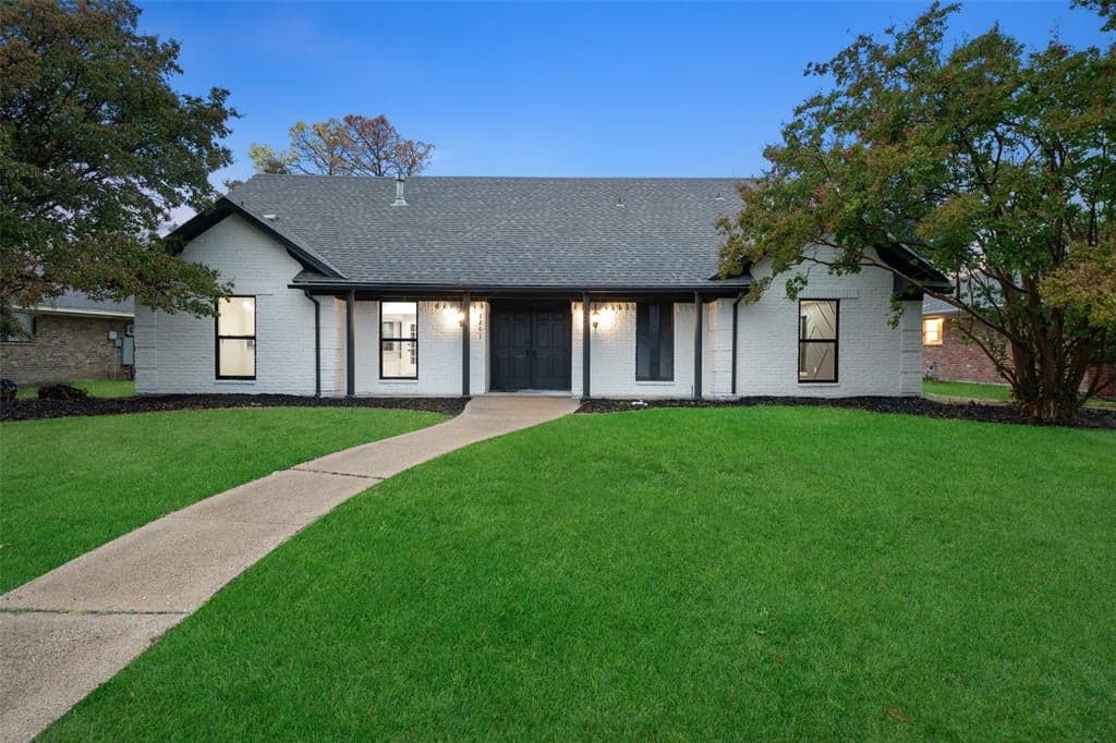 1201 Dunbarton Dr