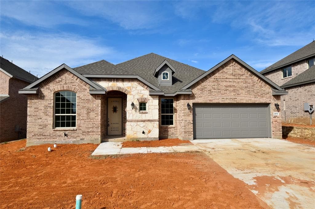 2813 Dickinson Dr