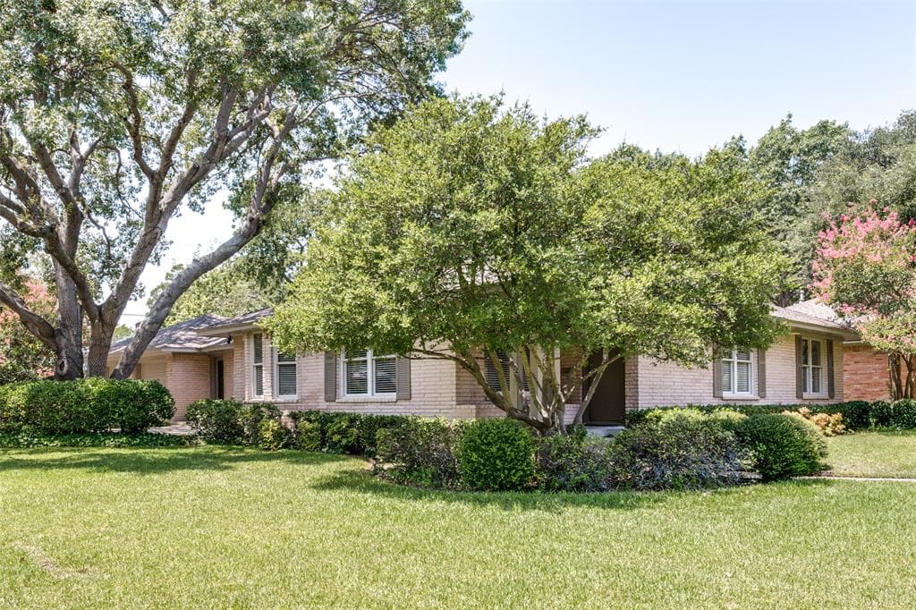 5205 Rexton Ln