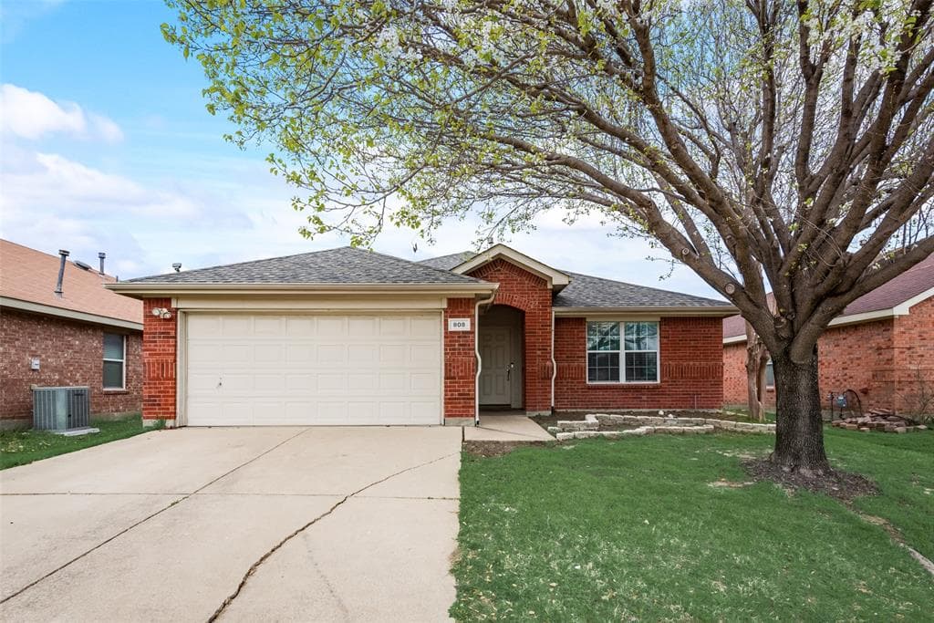 808 Deerbrook Cir