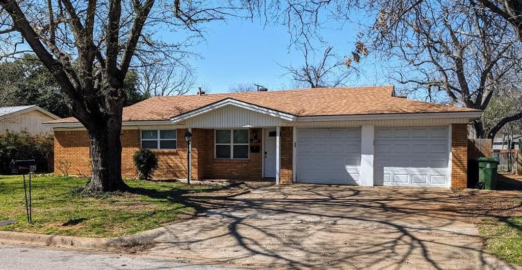 229 Fanning Dr