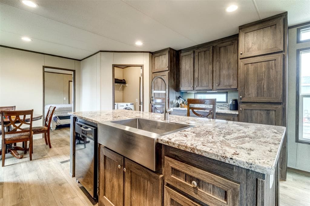 222 Northaven Ln