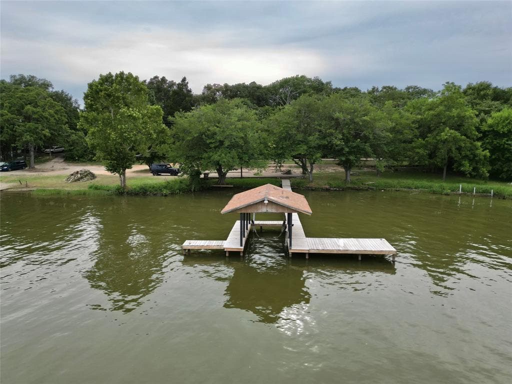 113 Shoreline Dr