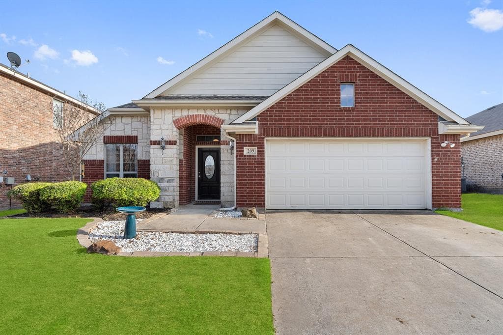 209 Villanova Dr
