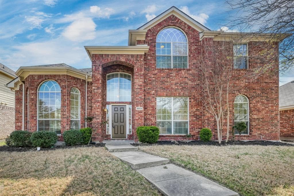5913 Vineyard Ln