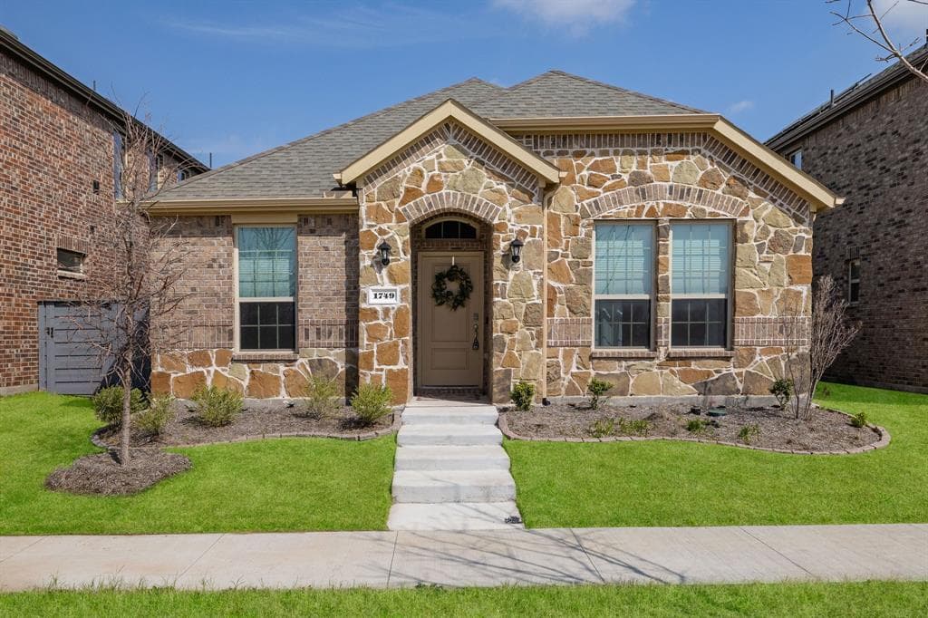 1749 Elise Ln