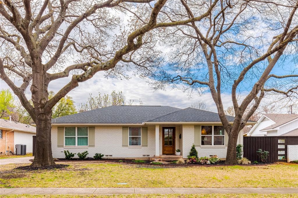 629 Stardust Ln