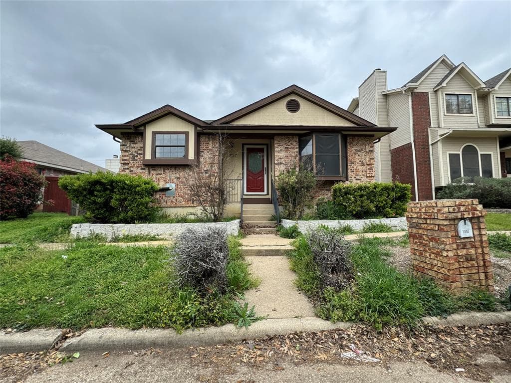 717 Greenridge Dr
