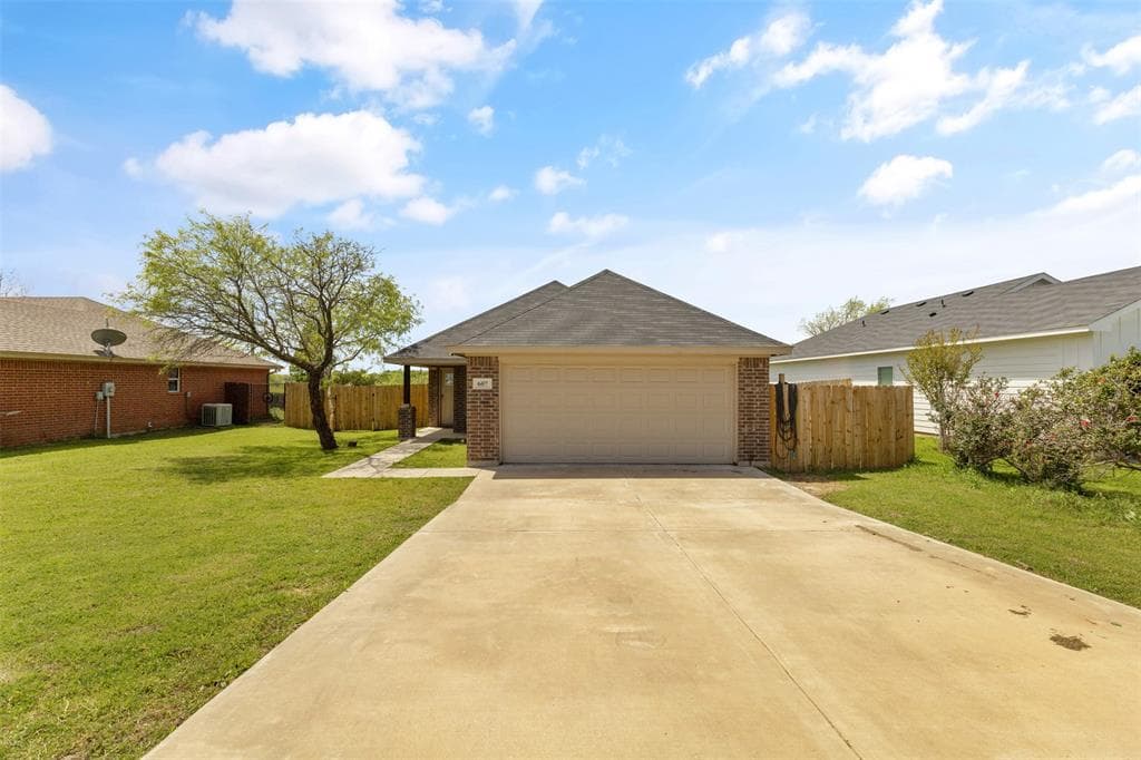 607 Mesquite Dr