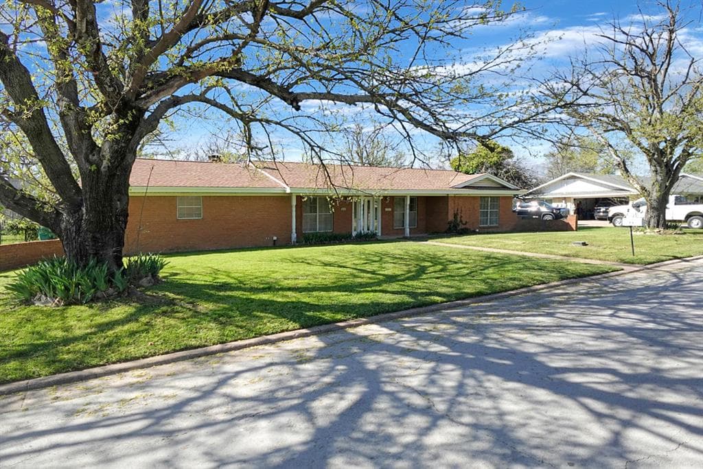 816 Preston Ln