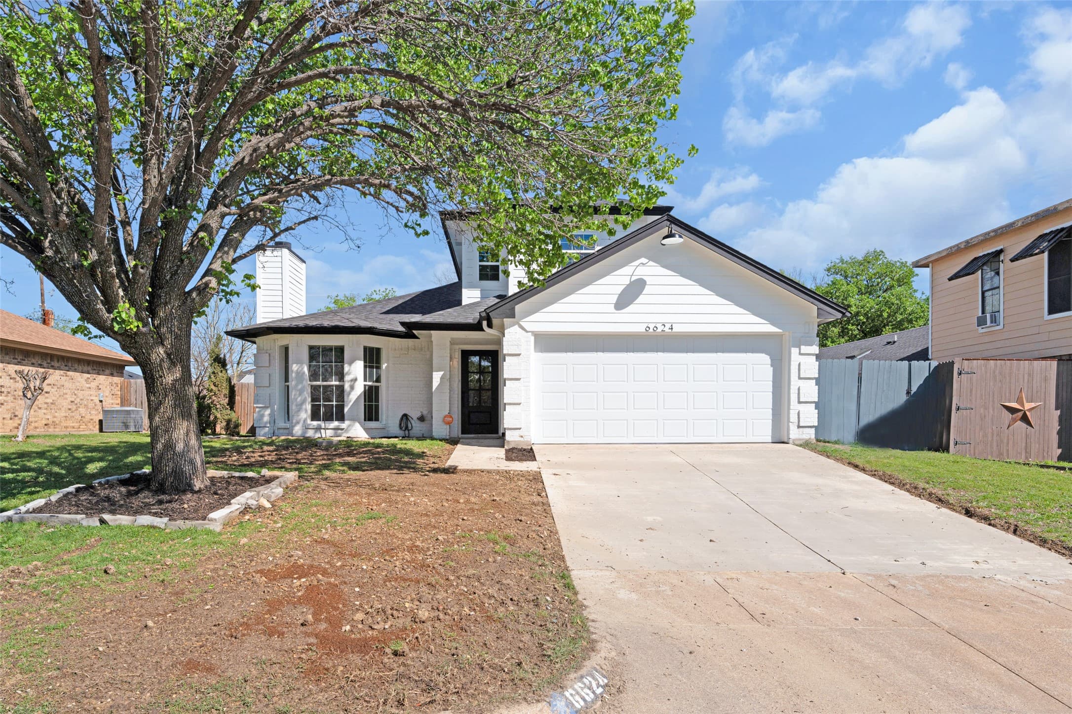 6624 Roxanne Way