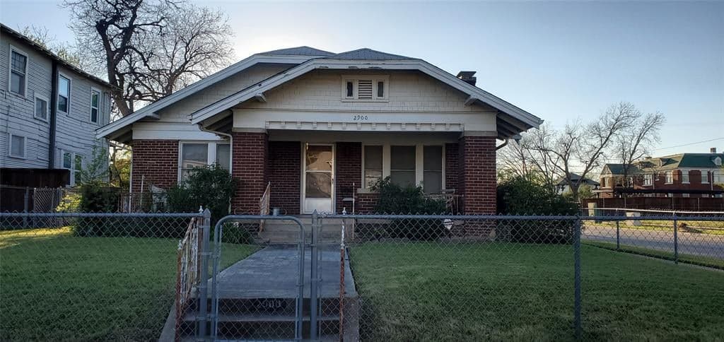 2900 S Jennings Ave