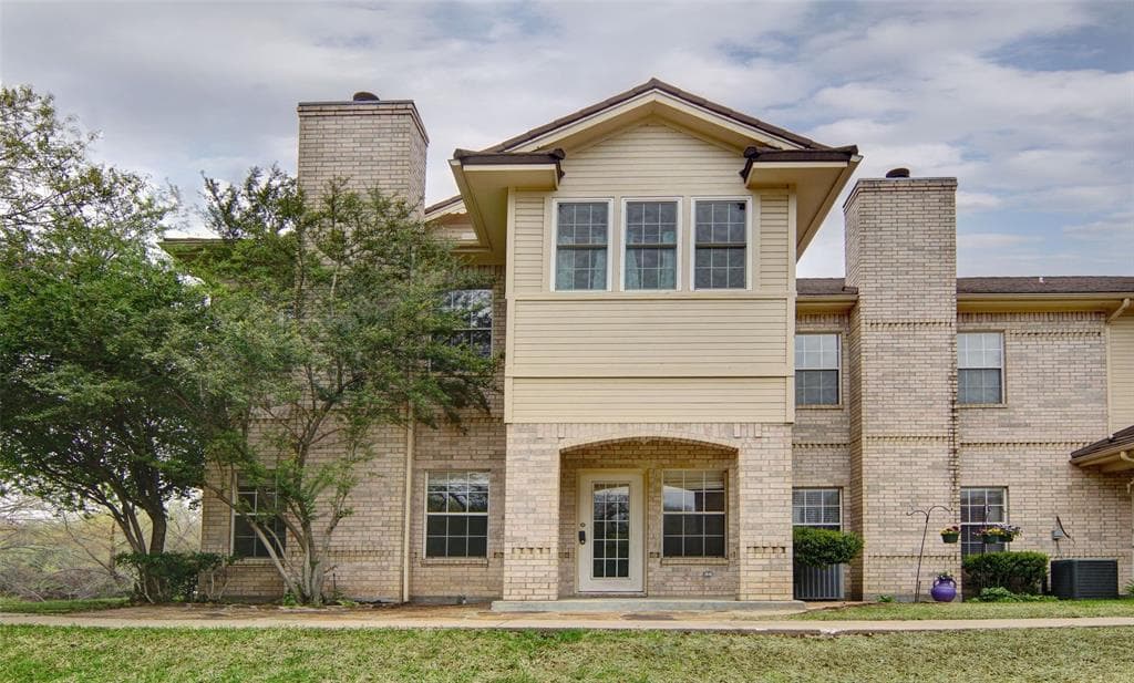 2148 Lakeforest Dr