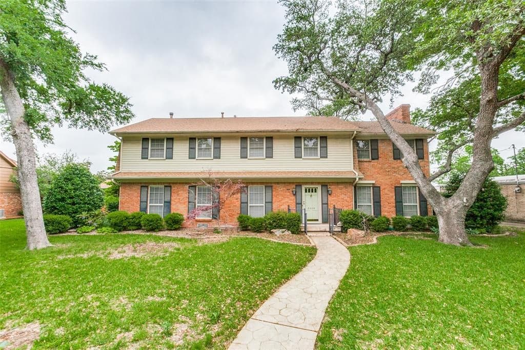 2404 Skyview Dr