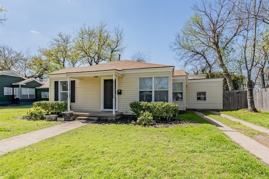 825 Edgefield Rd