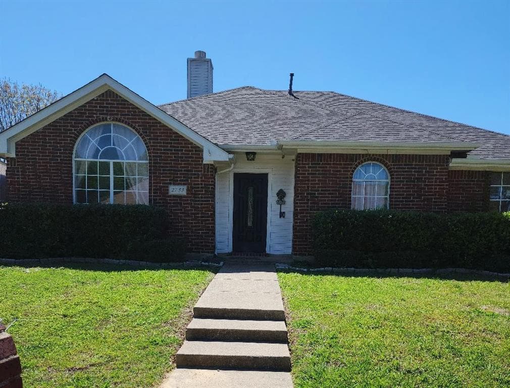 2733 Hyacinth Dr