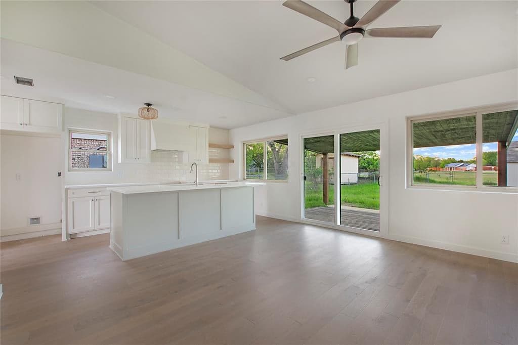 2723 Shawn Dr