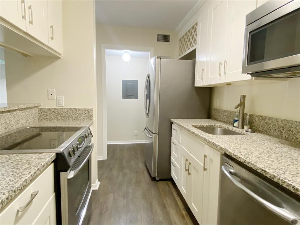 18333 Roehampton Dr Apt 1222