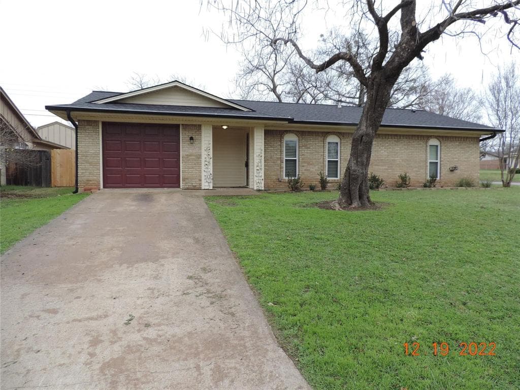 1500 Hillside Dr