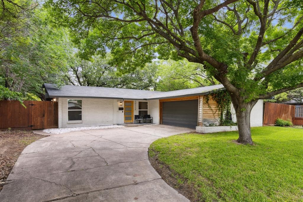 12112 Cromwell Dr
