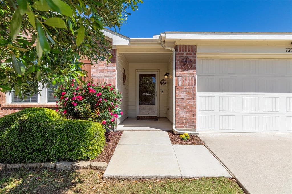 1233 Feather Crest Dr