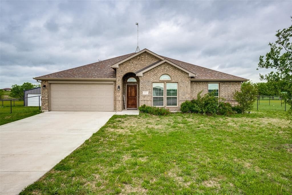 256 Crest Ln