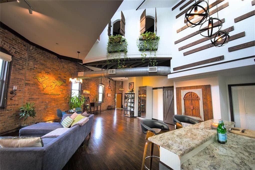 2220 S Harwood St Apt 206