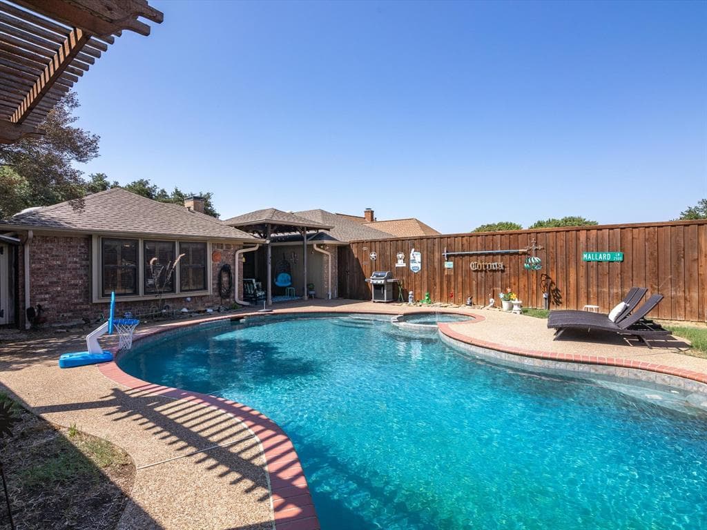 2507 Nature Bend Ln