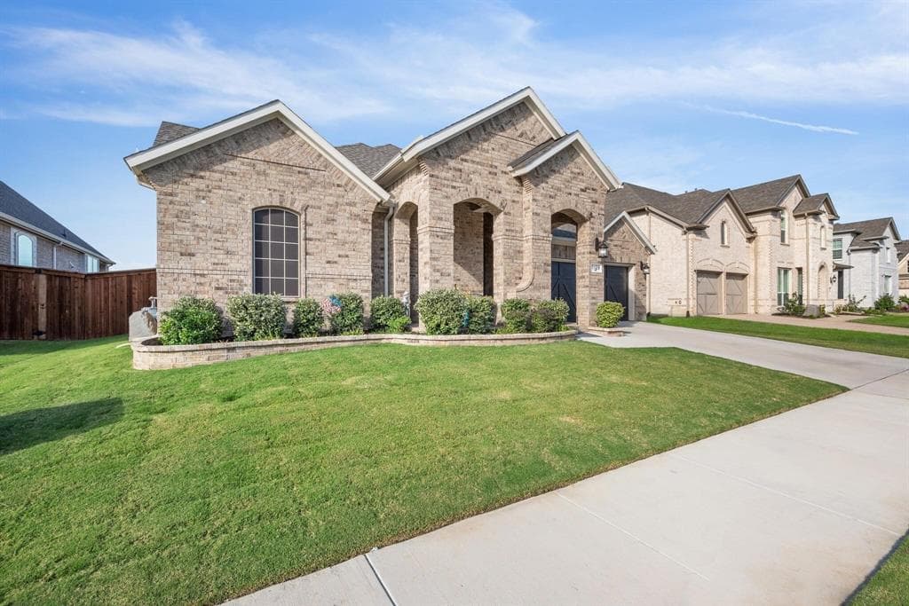 1129 Maverick Dr