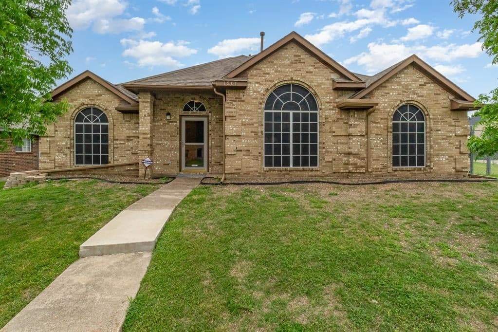 1201 Brewer Dr