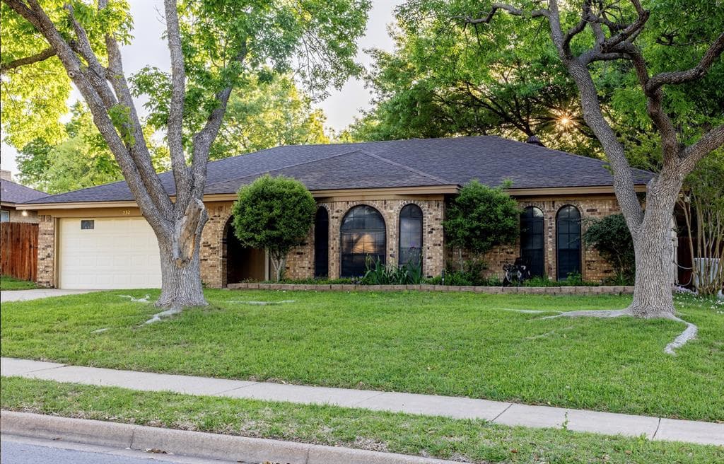 232 Meadowhill Dr