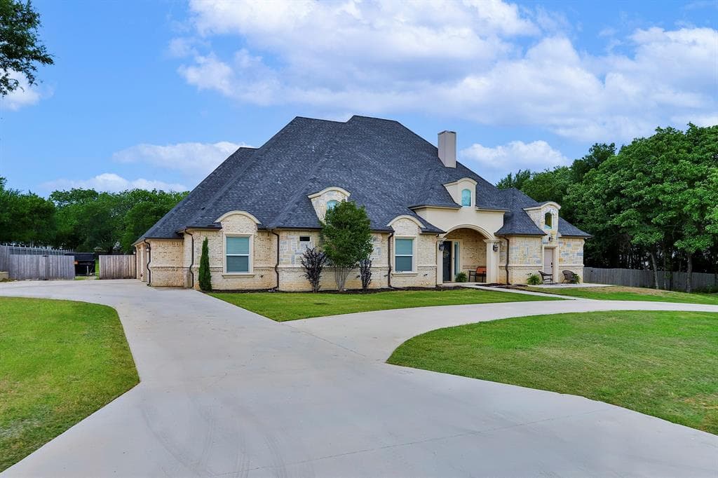 3 Shady Creek Ln