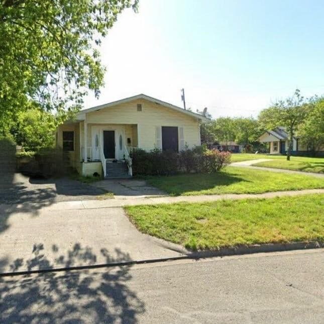 120 N Grand Ave
